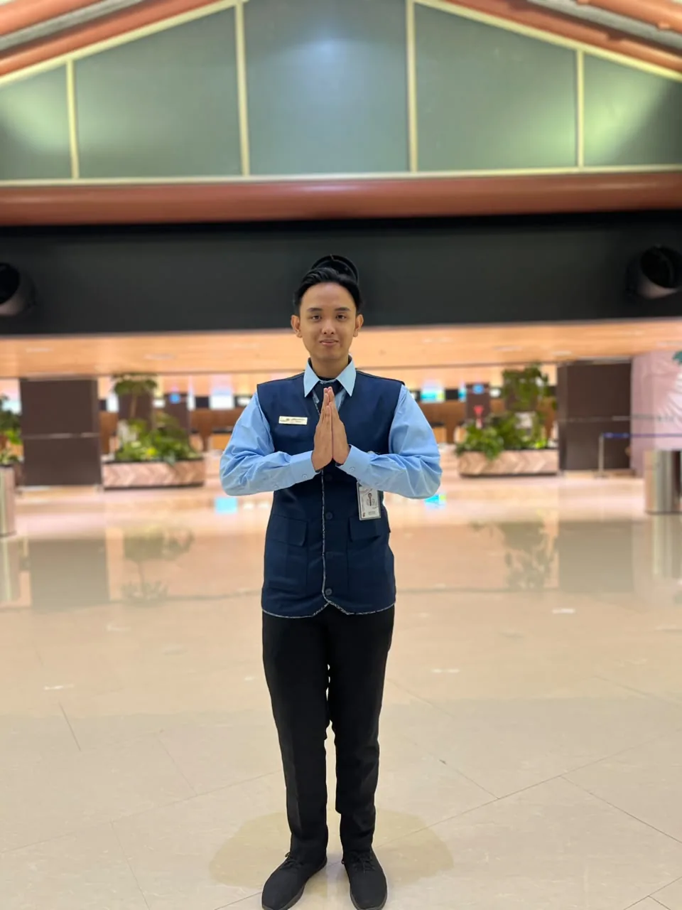 Herfayad Atsil January di lingkungan bandara